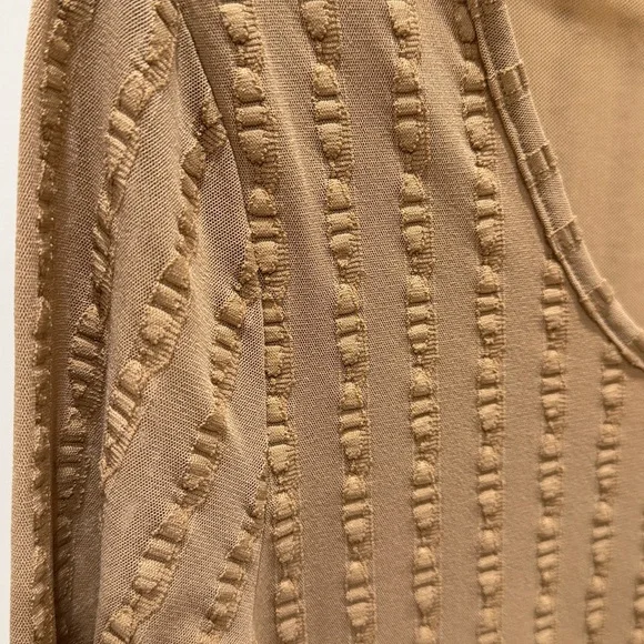 Lior Paris Zina-T Camel Tan Long-Sleeve Scoop Neck Textured Top 
Size L - Picture 4 of 4